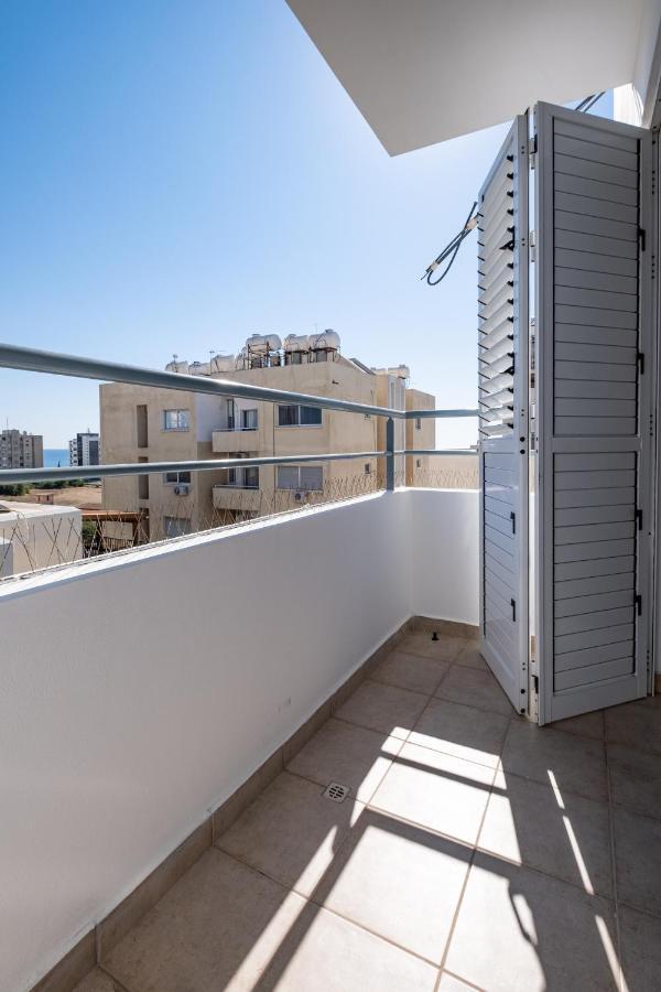 Ferienwohnung The Saline Views Makenzy Larnaka Exterior foto